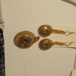 Medallion earrings, pendant with chain made of resin.